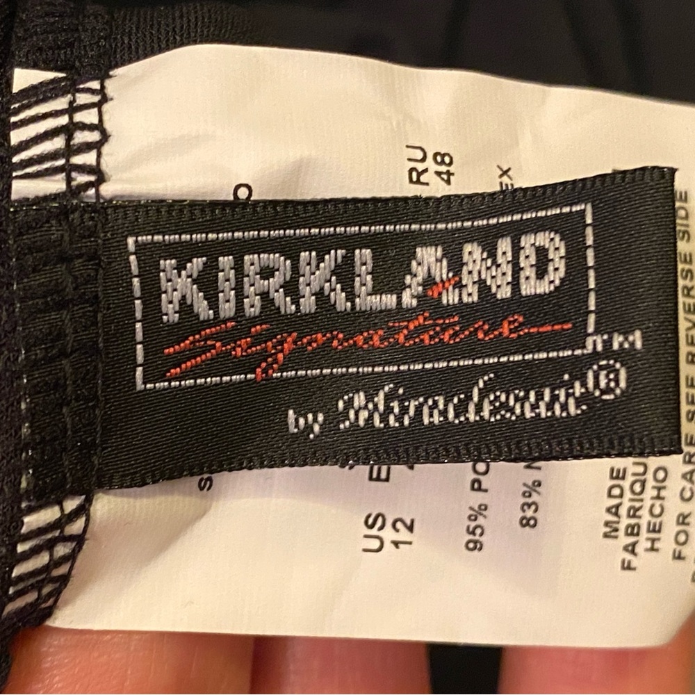 Kirkland Signature By MIRACLESUIT TANKINI TOP Size 12, Solid Black, Layered) - Picture 7 of 10